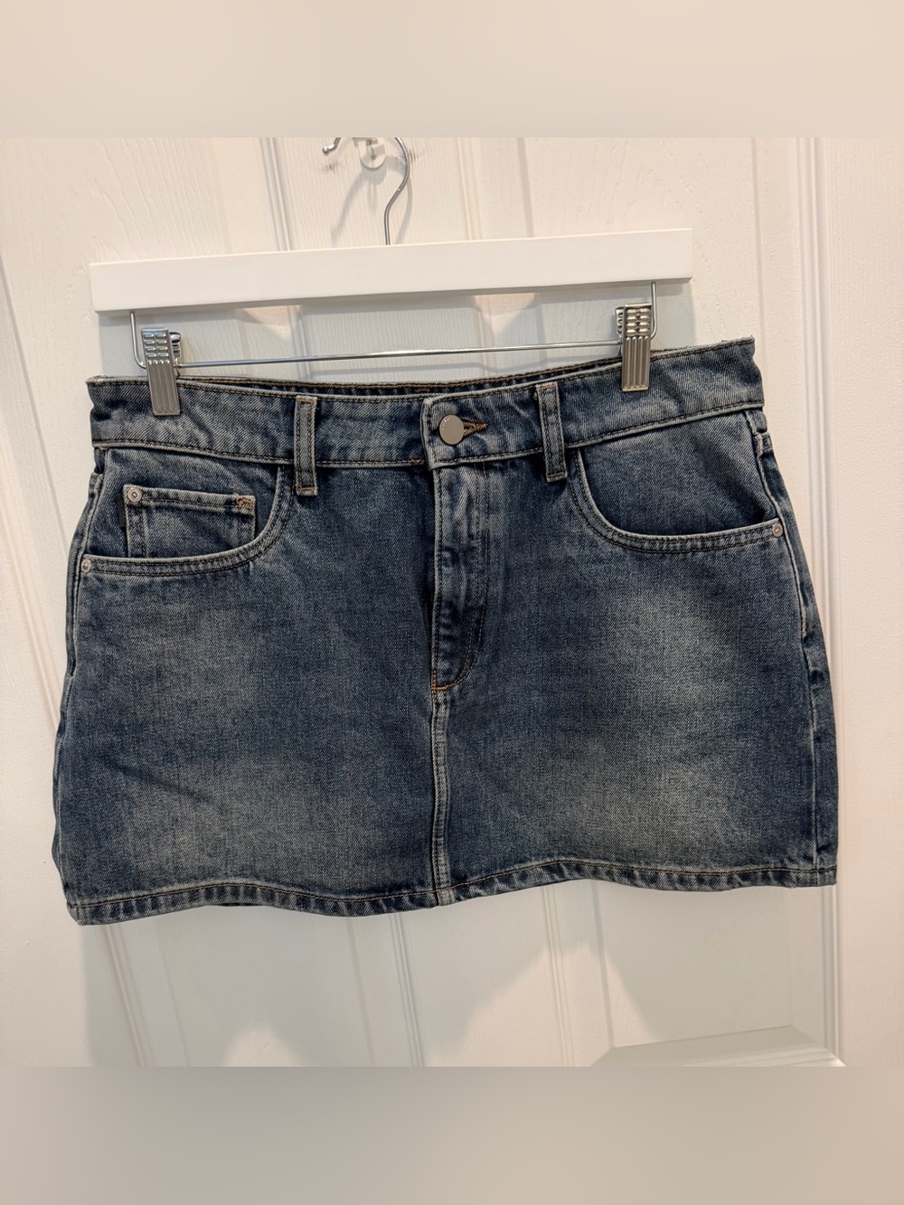 DL1961 Alma Low Rise Blue Jean Mini Skirt Distressed Medium Wash Sz 28